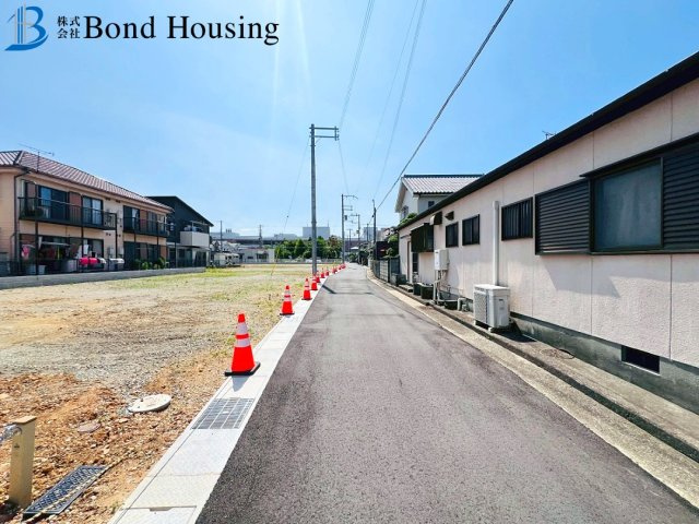 全8棟　1号地　駐車２台　WIC付　西区竜が岡1丁目　新築戸建の前面道路含む現地写真