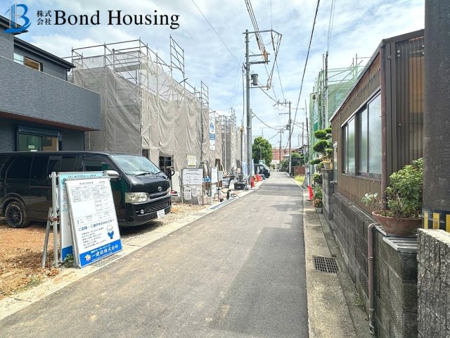 全8棟　3号地　駐車２台　WIC付　西区竜が岡1丁目　新築戸建の前面道路含む現地写真