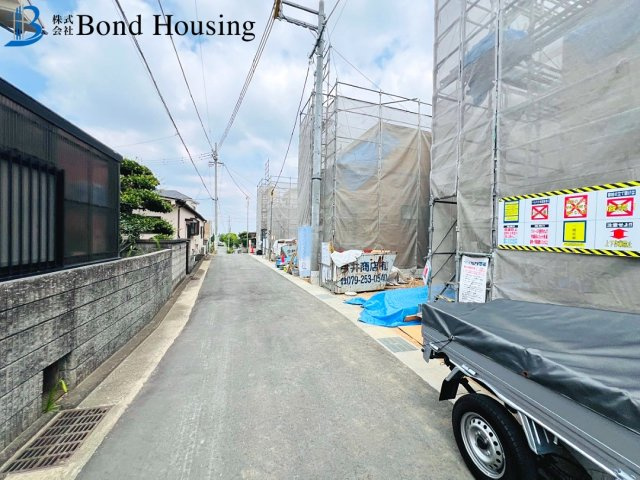 全8棟　3号地　駐車２台　WIC付　西区竜が岡1丁目　新築戸建の前面道路含む現地写真
