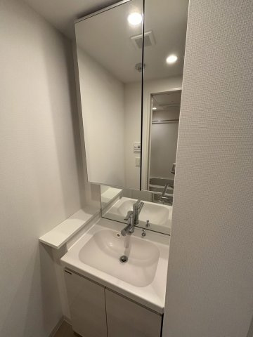 調布市上石原１丁目の賃貸マンションの洗面所