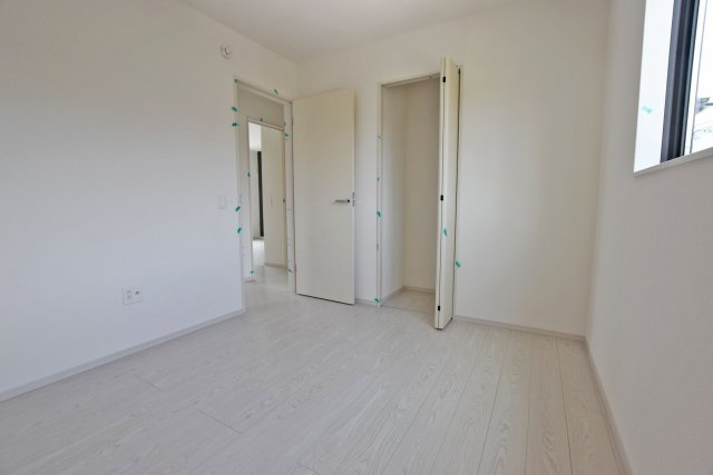テラシエ高司3丁目新築一戸建て│4LDK+駐車1台の収納|子ども部屋に適した広さがあり、学習机やベッドもゆったりとレイアウトできます。