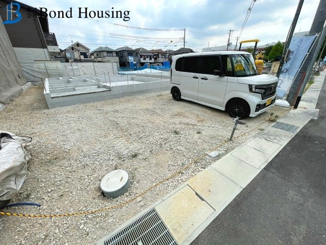 全8棟　5号地　駐車２台　4LDK　西区竜が岡1丁目　新築戸建の駐車場