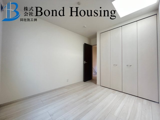 全8棟　6号地　駐車２台　4LDK　西区竜が岡1丁目　新築戸建の洋室