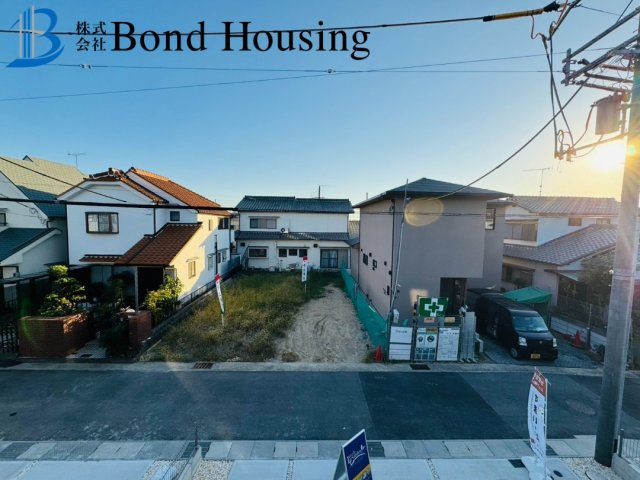 全8棟　6号地　駐車２台　4LDK　西区竜が岡1丁目　新築戸建の前面道路含む現地写真