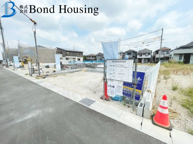 全8棟　8号地　駐車２台　収納豊富　西区竜が岡1丁目　新築戸建の前面道路含む現地写真