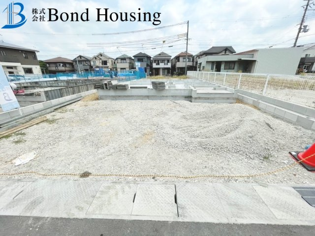 全8棟　8号地　駐車２台　収納豊富　西区竜が岡1丁目　新築戸建の駐車場