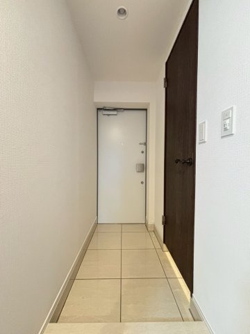 調布市上石原１丁目の賃貸マンションの玄関