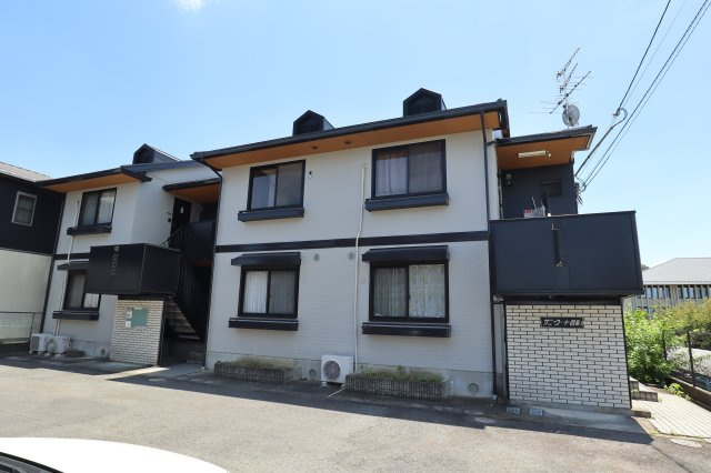 橿原市四条町のアパート