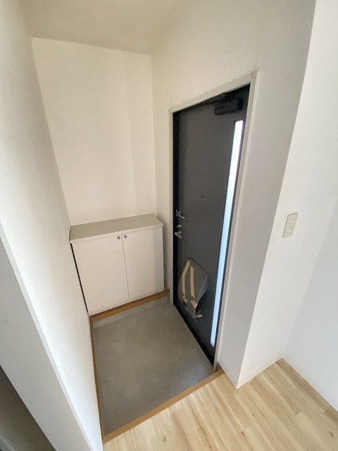 メゾン若山の玄関