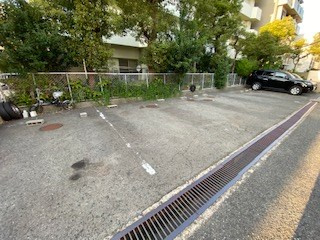 ガーデンハイツ魚崎の駐車場