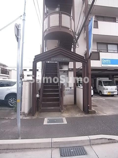 メゾンエルヴェのエントランス