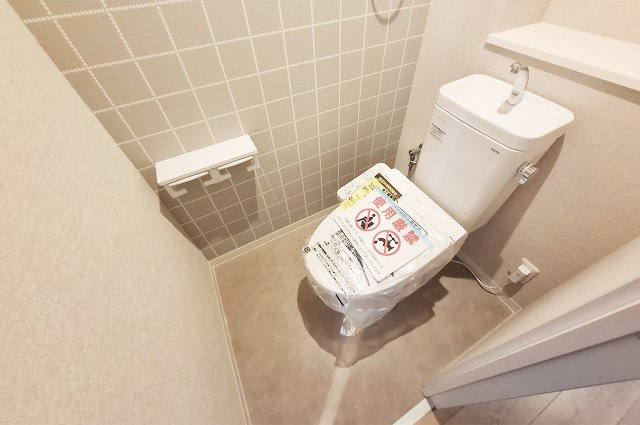 スペリオシティ泉北深井のトイレ|トイレ：便器・温水洗浄便座を新調済み。