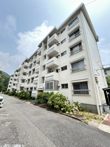 鶴甲コーポ１５号館の外観