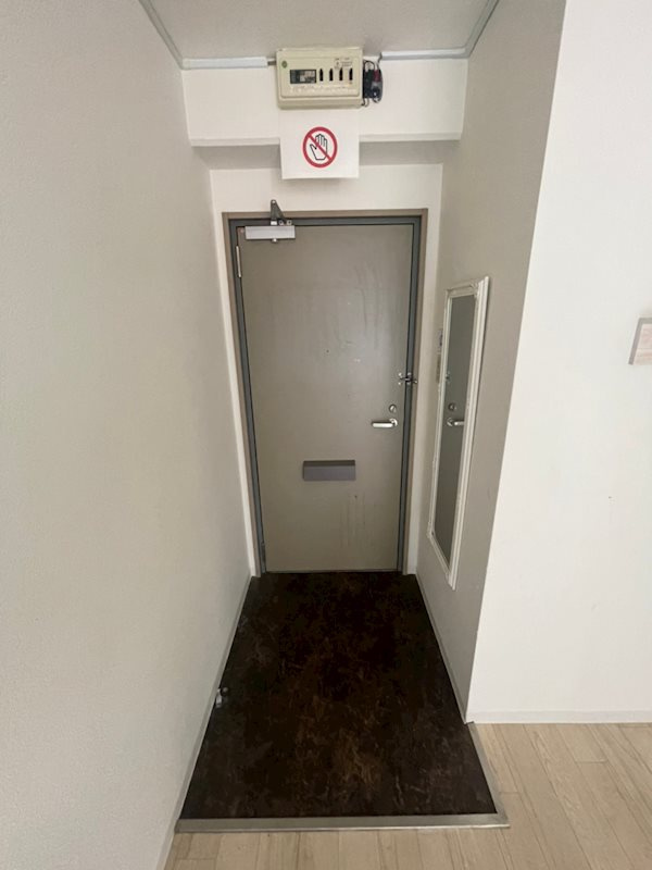 レバンガ西本町APの玄関