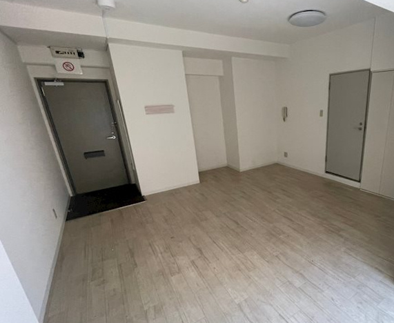レバンガ西本町APの居間・リビング
