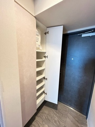 ラグゼナ用賀の玄関