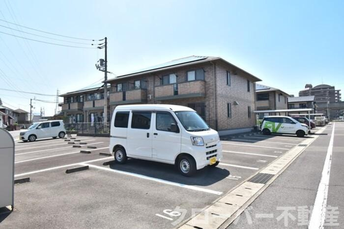 リビングタウン宇多津 B棟の駐車場|駐車場