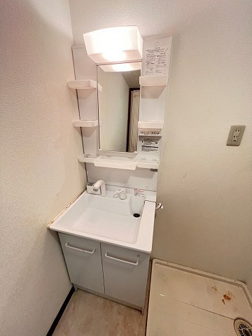 サンシャイン塚口の洗面所|スペースが確保できる洗面所です