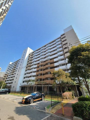 UR武庫川 18号棟の外観