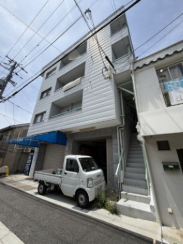 丸吉マンションの外観
