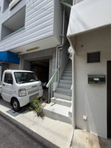 丸吉マンションの駐車場