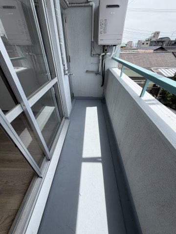 丸吉マンションのバルコニー