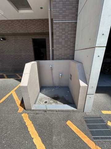 サムティグランツ神戸の駐車場