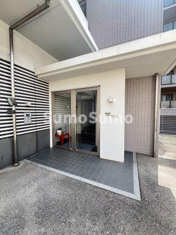 カノン甲南山手のエントランス