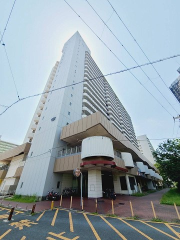 UR武庫川 12号棟の外観