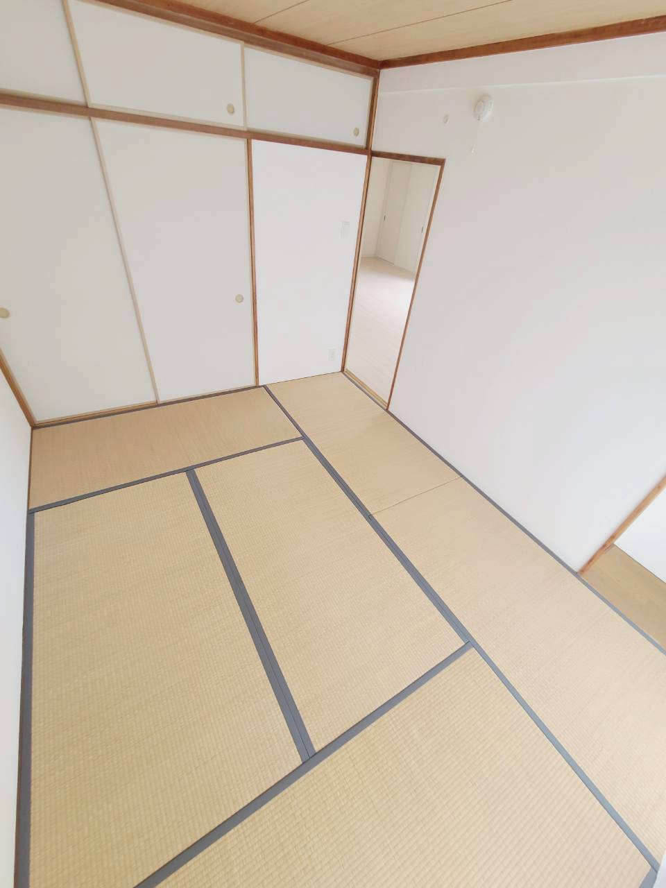 UR武庫川 12号棟の寝室