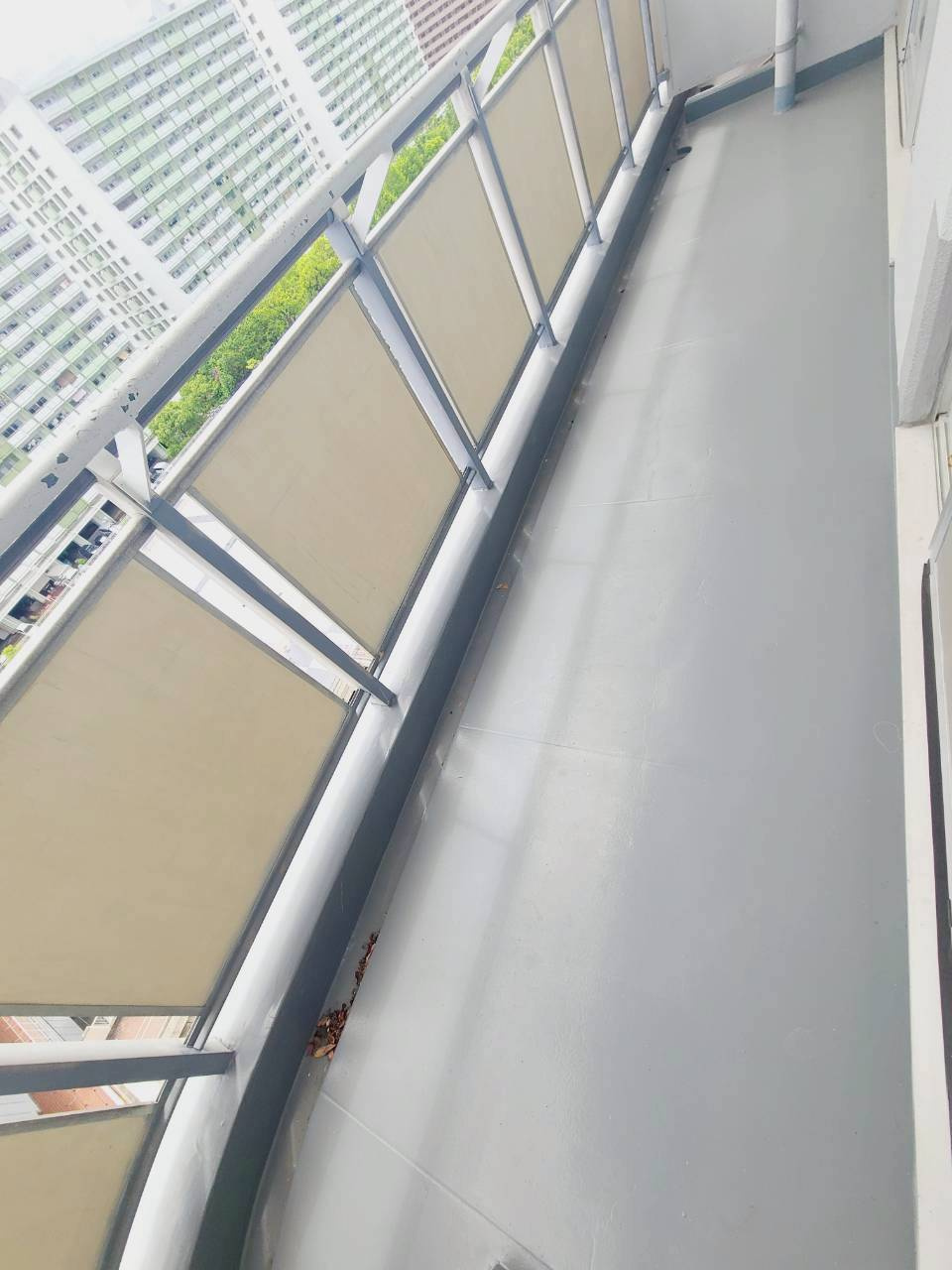 UR武庫川 12号棟のバルコニー