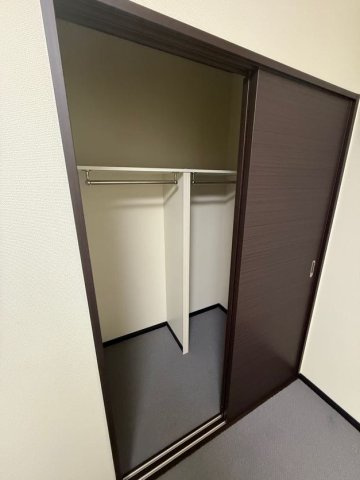 レオパレスコントワール御影石町の収納