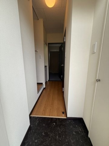 レオパレスコントワール御影石町の玄関