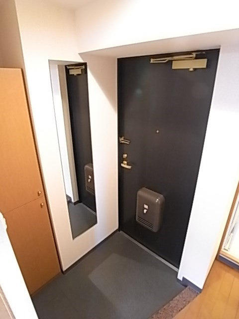 プレサンス神戸駅前の玄関