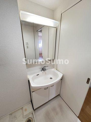 FIORE　SHIBUYAの洗面所|忙しい朝には欠かせない洗面所です