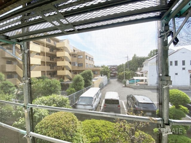 原田マンションの展望|バルコニーからの景色（外壁工事中）