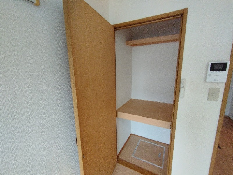岡崎市寿町のアパートの収納