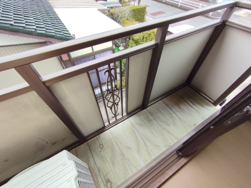 岡崎市寿町のアパートのバルコニー