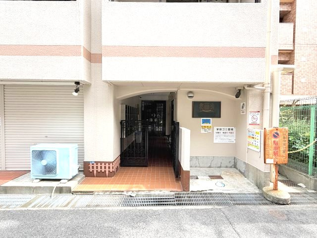 ライオンズマンション六甲道のエントランス
