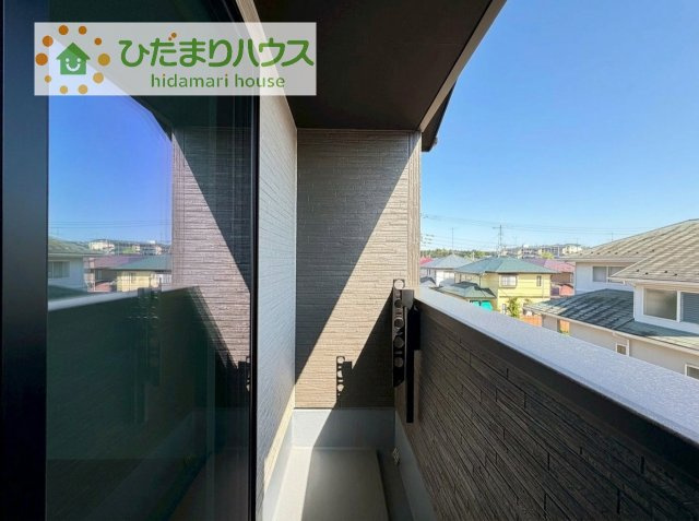 【バルコニー】 | 龍ケ崎市久保台2丁目第1期　新築戸建　2号棟 | 広々としたバルコニー。お洗濯物もぜーんぶ干せちゃいます！！