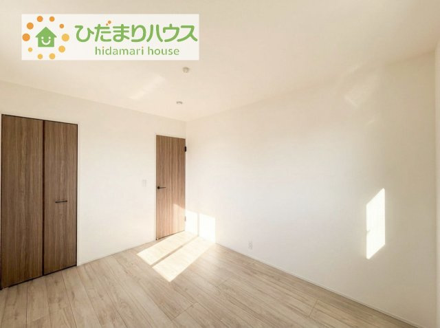 【洋室】 | 龍ケ崎市久保台2丁目第1期　新築戸建　2号棟 | 机にベットを置けば子供部屋の完成です！