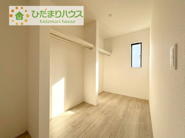 【収納】 | 龍ケ崎市久保台2丁目第1期　新築戸建　2号棟 | 小物類から掃除機やシーズンオフの暖房器具といった大きいものまで1か所に収納できる、機能的な大容量ウォークインクローゼット付き(^^♪