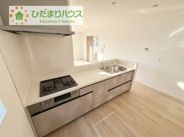 【キッチン】 | 龍ケ崎市久保台2丁目第1期　新築戸建　2号棟 | 料理をしながらでも、ご家族との会話を楽しめる対面式キッチン♪
