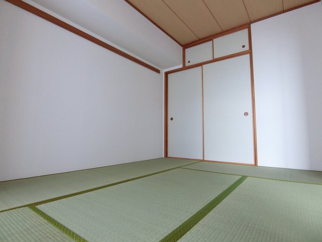 ハイホーム東青梅の和室