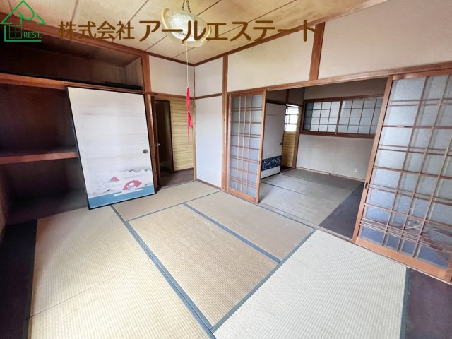 高砂市北浜町牛谷　　　山陽電鉄「曽根駅」徒歩16分の寝室