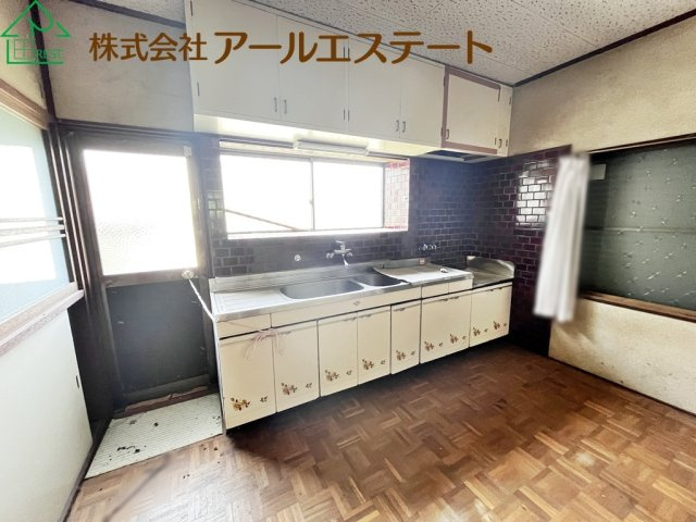 高砂市北浜町牛谷　　　山陽電鉄「曽根駅」徒歩16分のキッチン