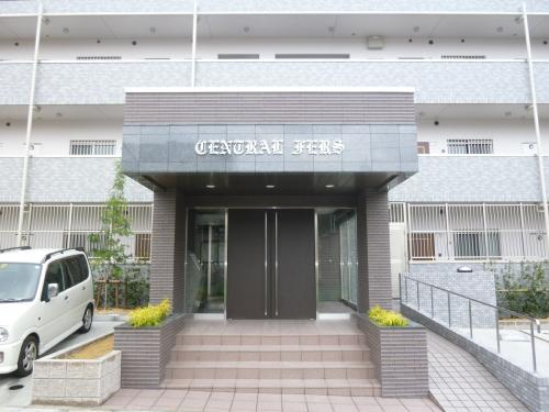 ＣＥＮＴＲＡＬ　ＦＥＲＳのエントランス