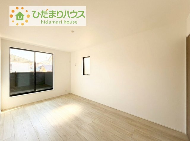 【寝室】 | 龍ケ崎市久保台2丁目第1期　新築戸建　3号棟 | 大きなベッドを置いても余裕の広さの主寝室♪