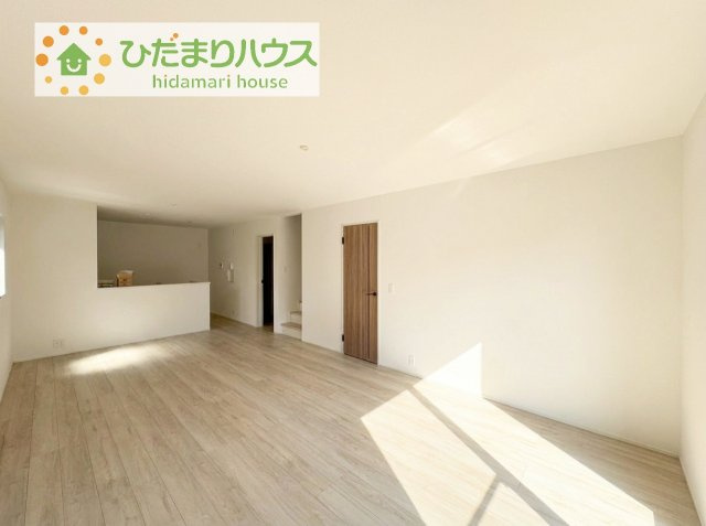 【居間・リビング】 | 龍ケ崎市久保台2丁目第1期　新築戸建　3号棟 | 早くお仕事終わらせて、家に帰りたくなるようなリビングです(^^♪