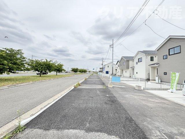 【前面道路含む現地写真】 | 玉村町斉田第2期新築2号棟　☆LDKエアコン付☆354沿い